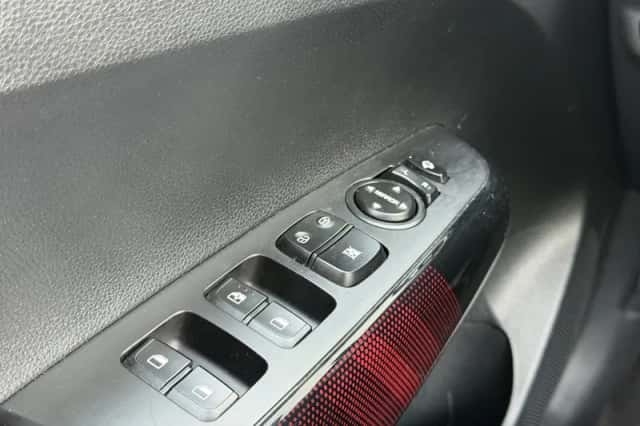 Kia Picanto (2022) thumbnail 21
