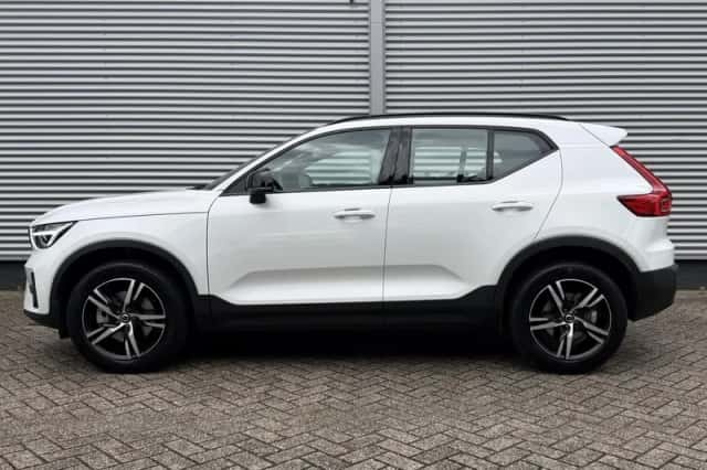 Volvo XC40 (2024) thumbnail 2