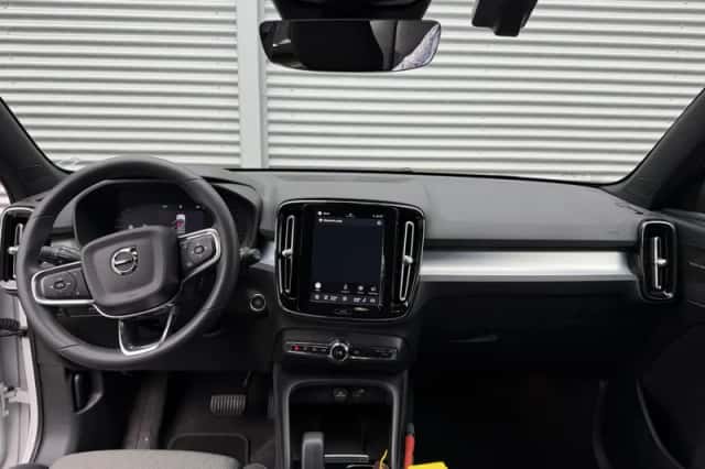 Volvo XC40 (2024) thumbnail 15