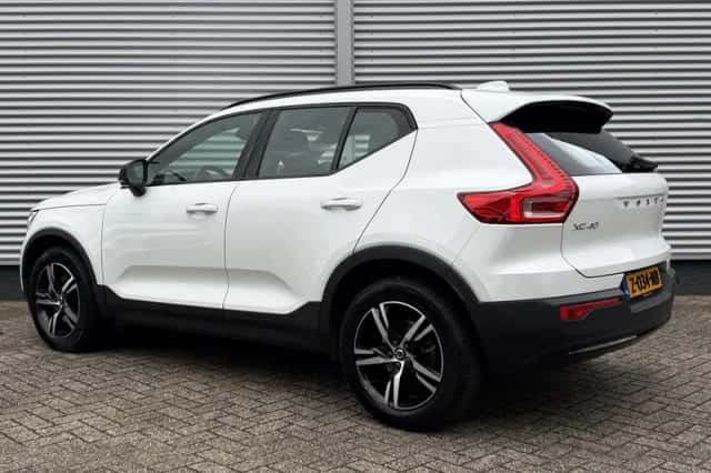 Volvo XC40 (2024) thumbnail 4