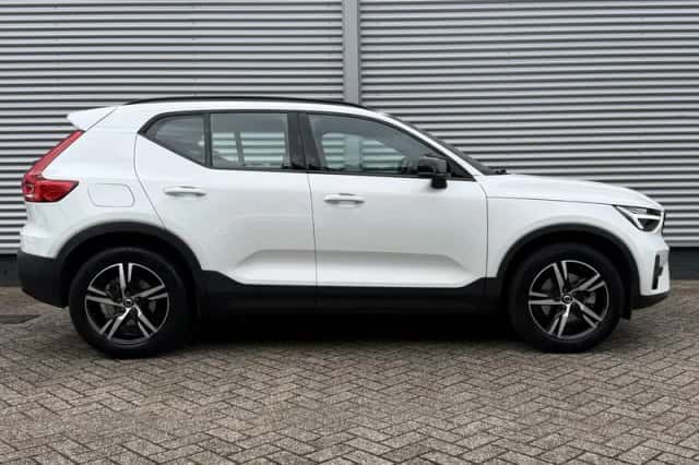 Volvo XC40 (2024) thumbnail 6