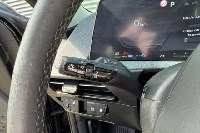 Kia EV6 (2024) thumbnail 16