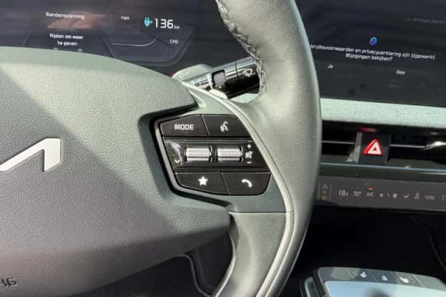 Kia EV6 (2024) thumbnail 17