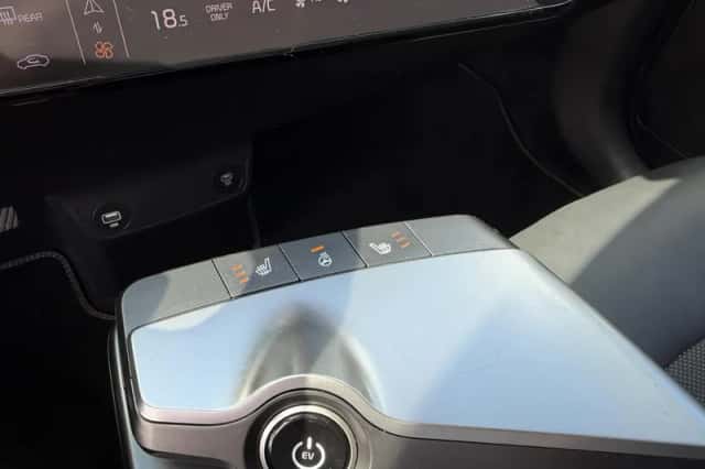 Kia EV6 (2024) thumbnail 25