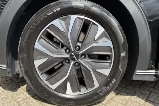Kia EV6 (2024) thumbnail 28