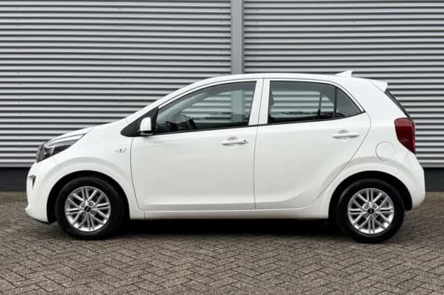 Kia Picanto (2023) thumbnail 2