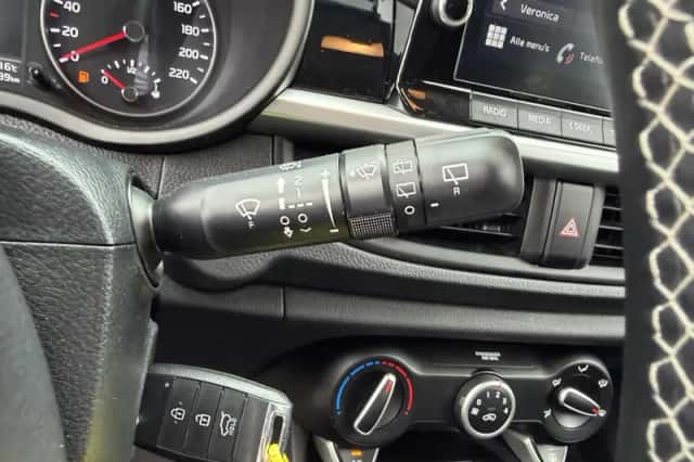 Kia Picanto (2023) thumbnail 18