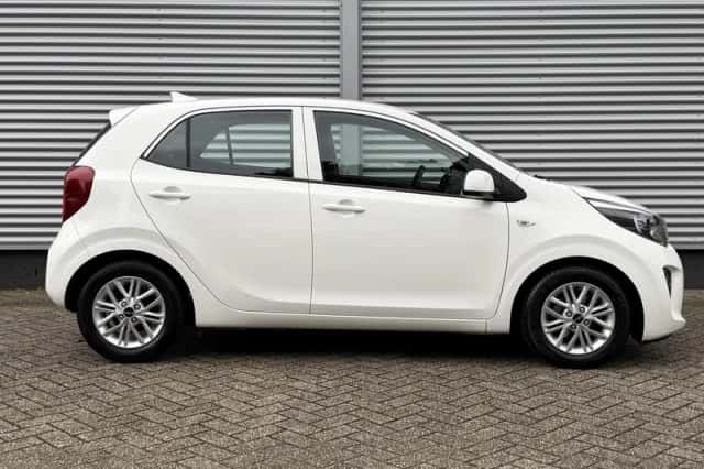 Kia Picanto (2023) thumbnail 6