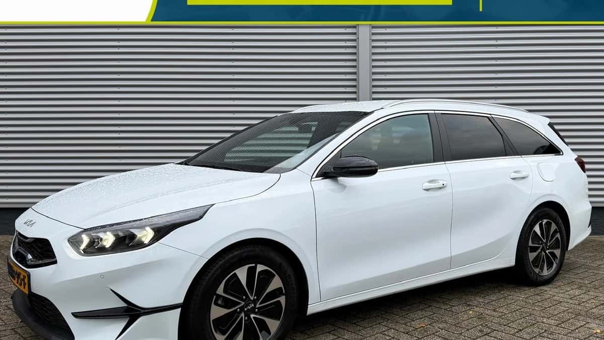 Kia Ceed Sportswagon (2025) — foto 1