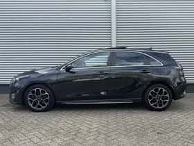 Kia Ceed (2023) thumbnail 2