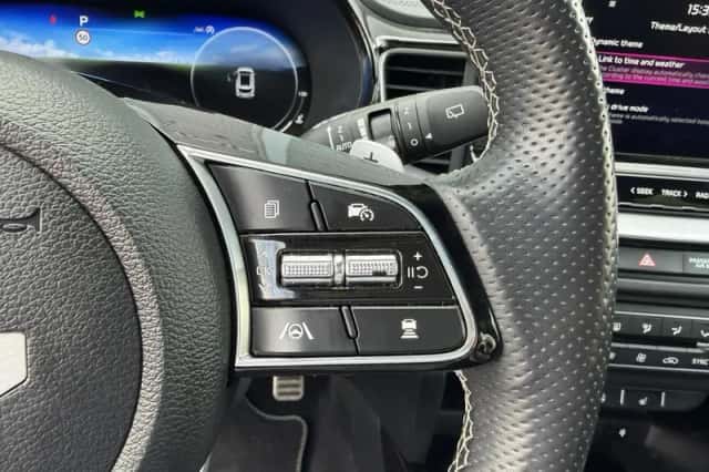Kia Ceed (2023) thumbnail 16