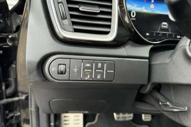 Kia Ceed (2023) thumbnail 19