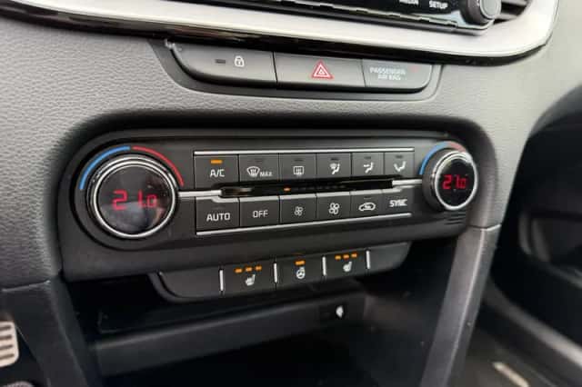 Kia Ceed (2023) thumbnail 23