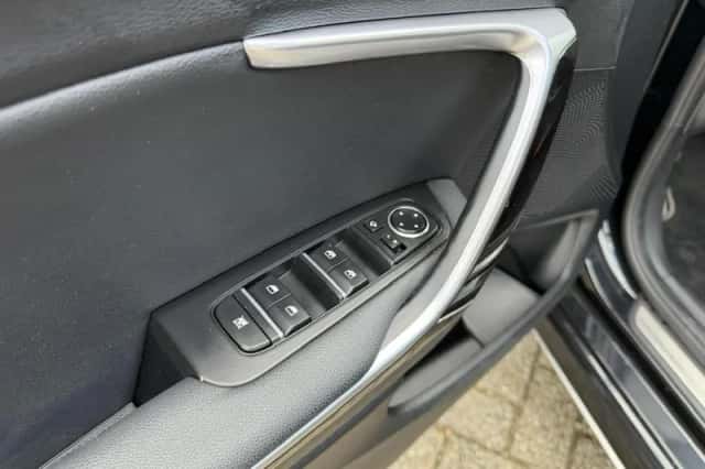 Kia Ceed (2023) thumbnail 25