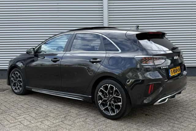 Kia Ceed (2023) thumbnail 4