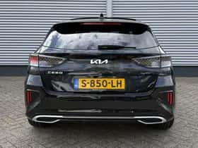Kia Ceed (2023) thumbnail 4