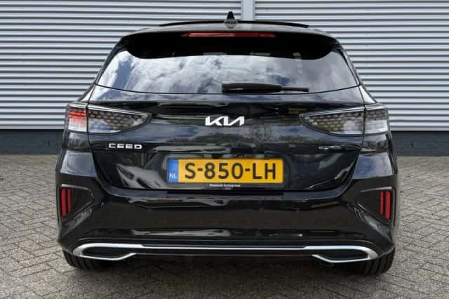 Kia Ceed (2023) thumbnail 5