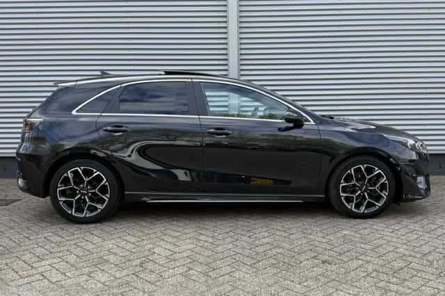 Kia Ceed (2023) thumbnail 6