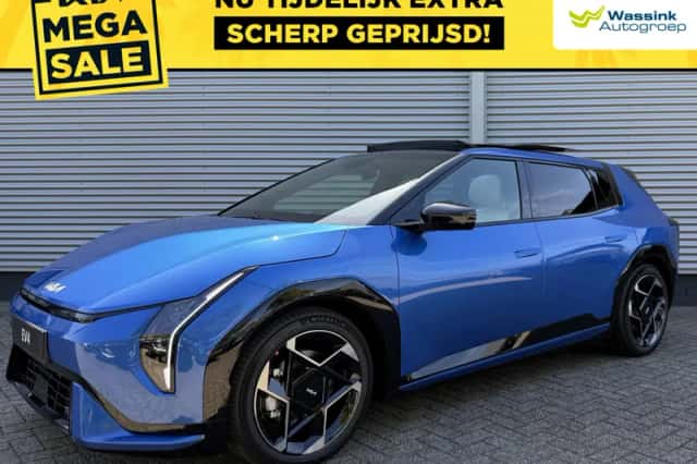 Kia EV4 (2026) thumbnail 1