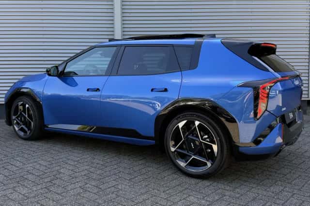Kia EV4 (2026) thumbnail 3