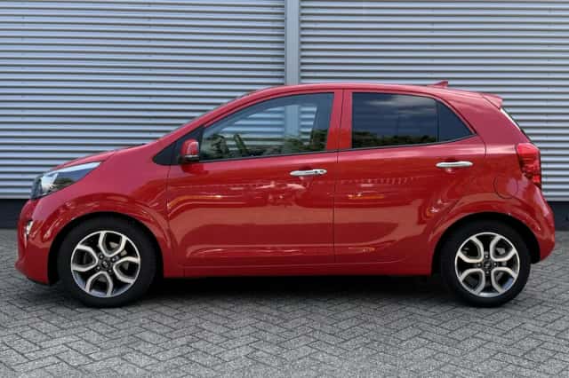 Kia Picanto (2022) thumbnail 2