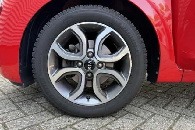 Kia Picanto (2022) thumbnail 23