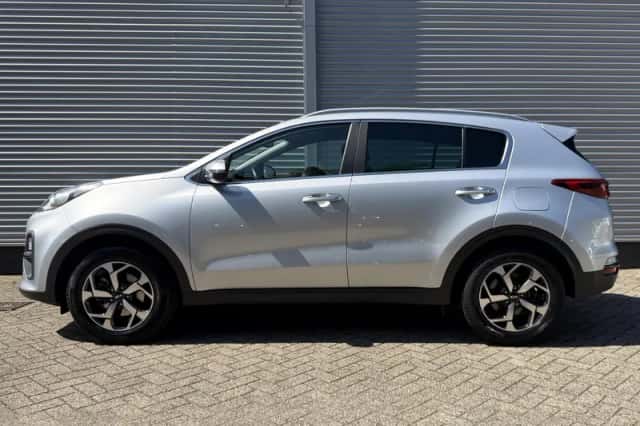 Kia Sportage (2021) thumbnail 2