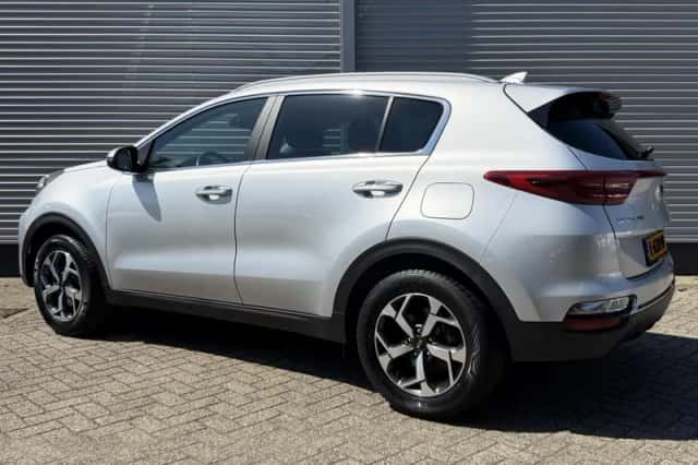 Kia Sportage (2021) thumbnail 3