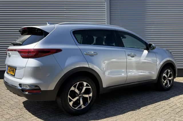 Kia Sportage (2021) thumbnail 5