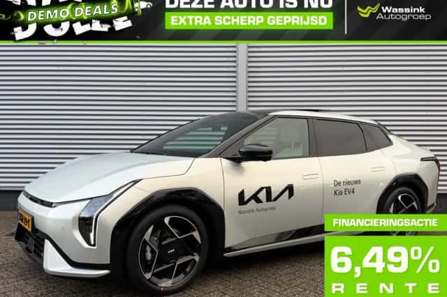 Kia EV4 (2025) thumbnail 1