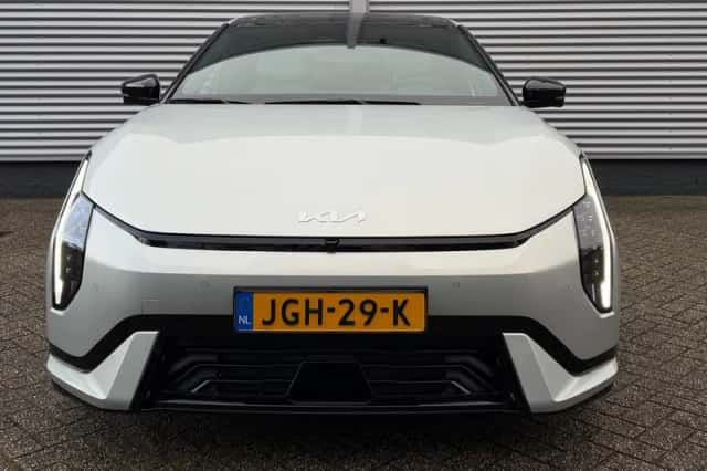 Kia EV4 (2025) thumbnail 9