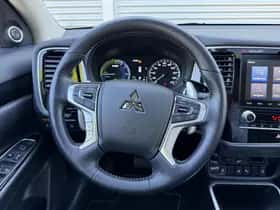 Mitsubishi Outlander (2020) thumbnail 15