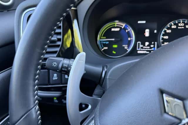 Mitsubishi Outlander (2020) thumbnail 17