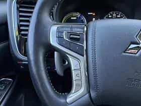 Mitsubishi Outlander (2020) thumbnail 19