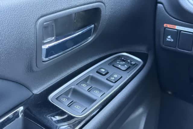 Mitsubishi Outlander (2020) thumbnail 20