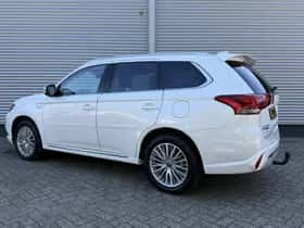 Mitsubishi Outlander (2020) thumbnail 3