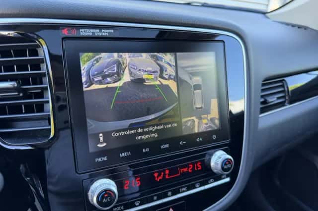 Mitsubishi Outlander (2020) thumbnail 31
