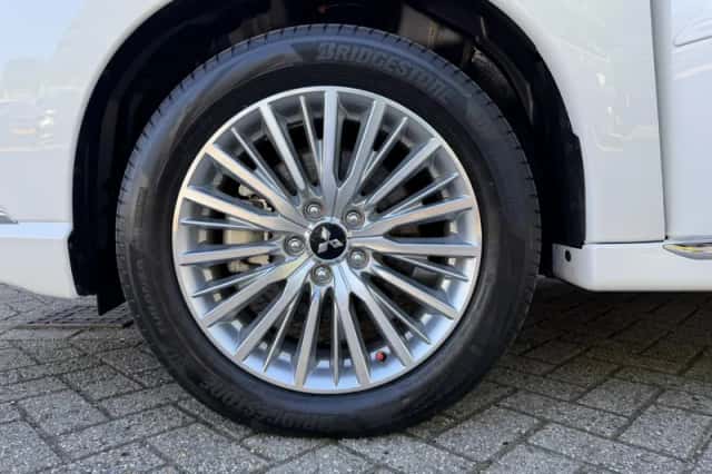 Mitsubishi Outlander (2020) thumbnail 32