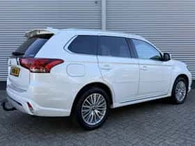 Mitsubishi Outlander (2020) thumbnail 5