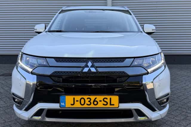 Mitsubishi Outlander (2020) thumbnail 8