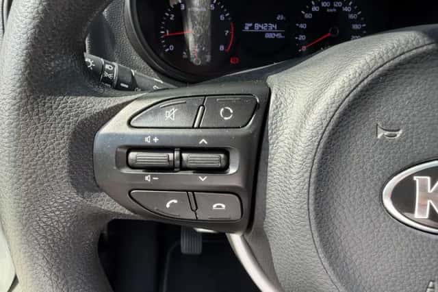 Kia Picanto (2018) thumbnail 15