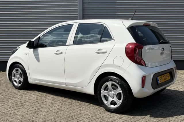 Kia Picanto (2018) thumbnail 3