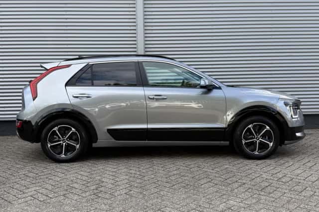 Kia Niro (2022) thumbnail 1