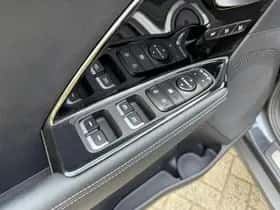 Kia Niro (2019) thumbnail 30
