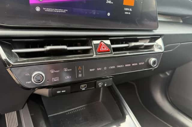 Kia Niro EV (2024) thumbnail 24