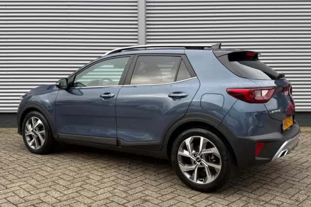 Kia Stonic (2025) thumbnail 3