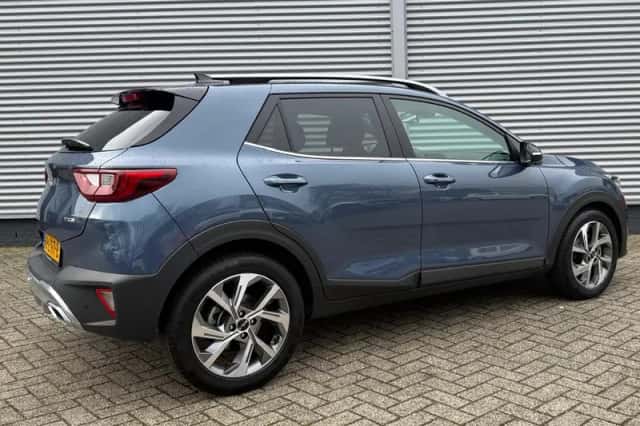 Kia Stonic (2025) thumbnail 5
