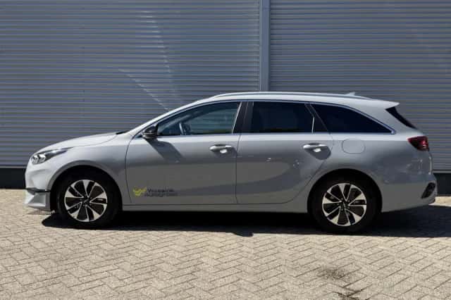 Kia Ceed Sportswagon (2025) thumbnail 2