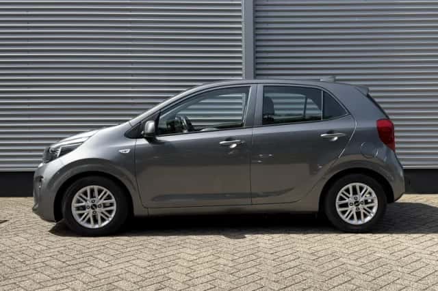 Kia Picanto (2023) thumbnail 2
