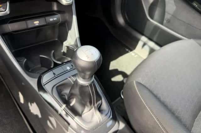 Kia Picanto (2023) thumbnail 23